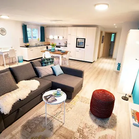 Castleview Apartment *